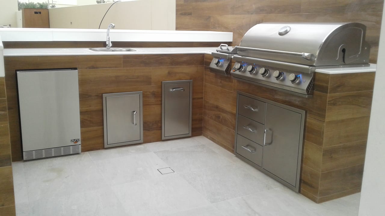 Outdoor kitchen