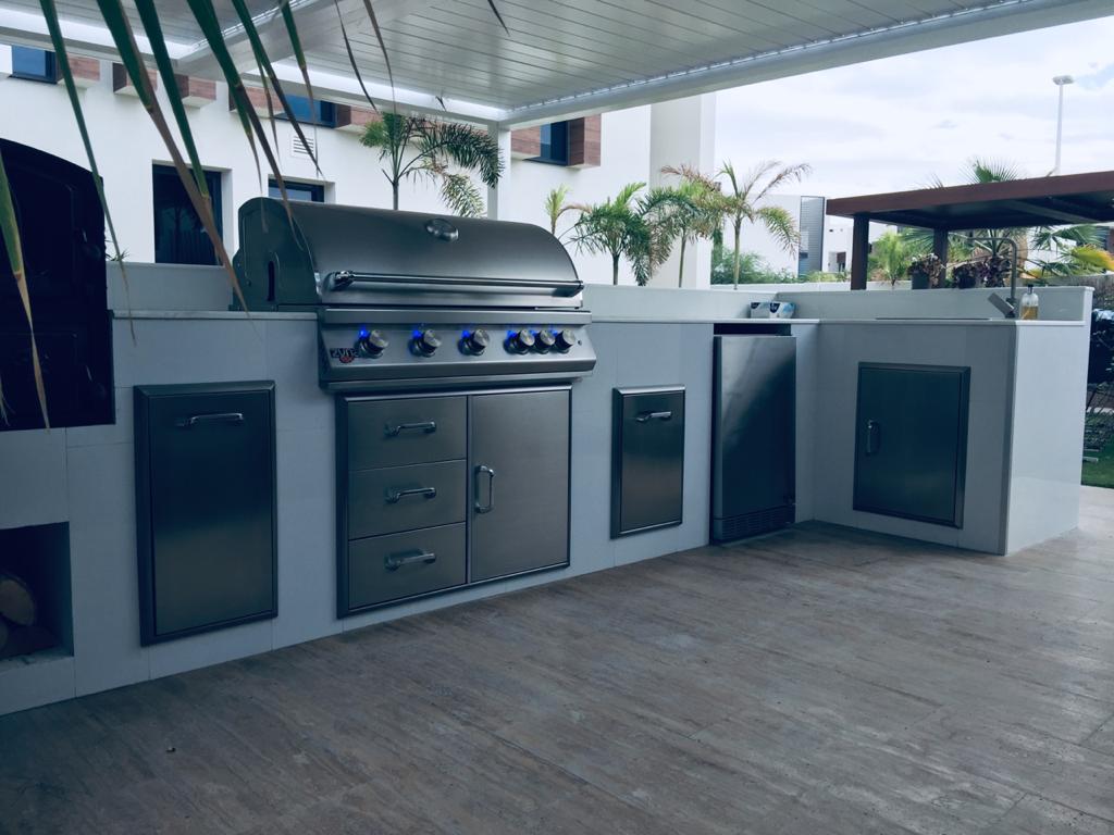 Outdoor kitchen bbq